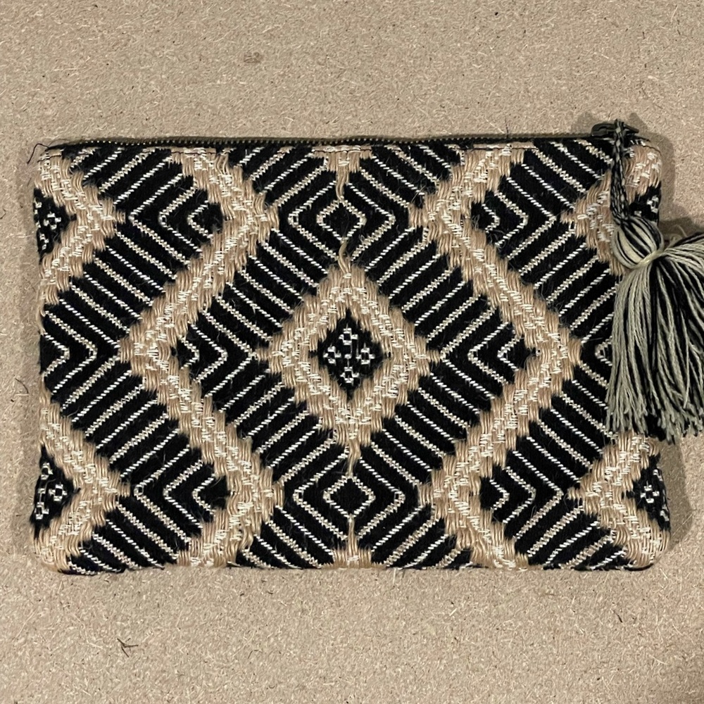 Loft woven clutch